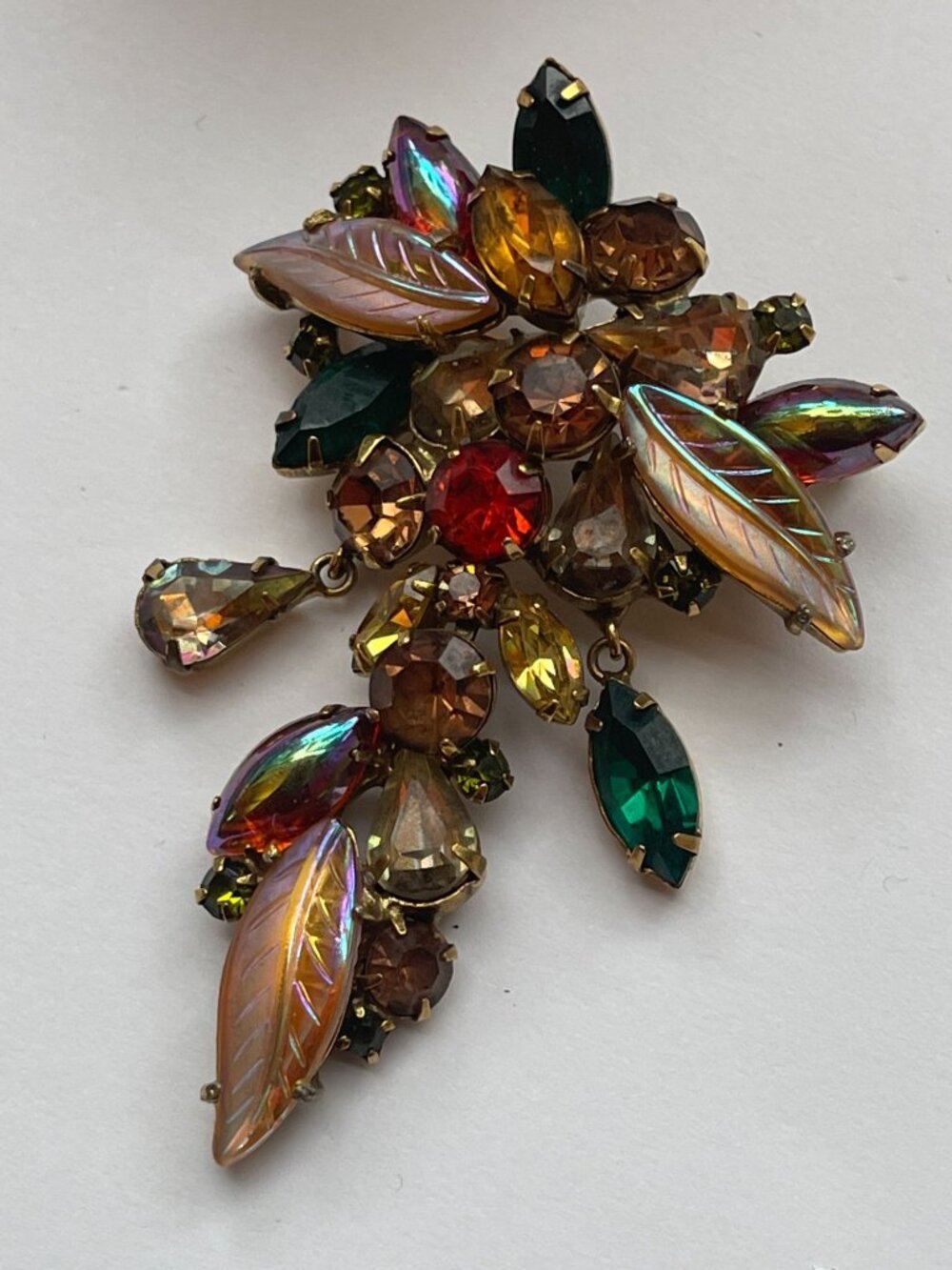 Vtg Kramer Aurora Borealis Molded Glass Gold Tone Dangling Brooch Prong Set Sign
